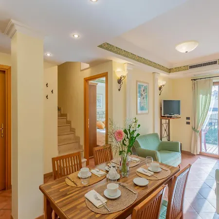 Hébergement de vacances With 4 And Garden, Cleaning Included Rome
