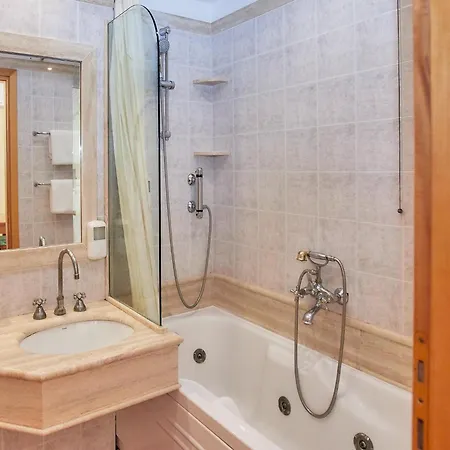With 4 And Garden, Cleaning Included Rome